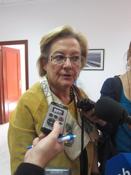 La Cabeza De Lista Al Senado Del PSOE De Huelva, Petronila Guerrero.