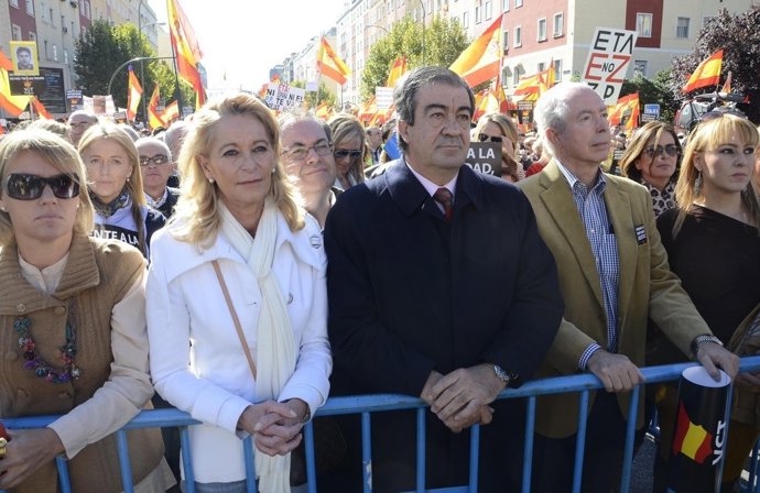 Francisco Álvarez-Cascos En La Manifestación De Víctimas De ETA
