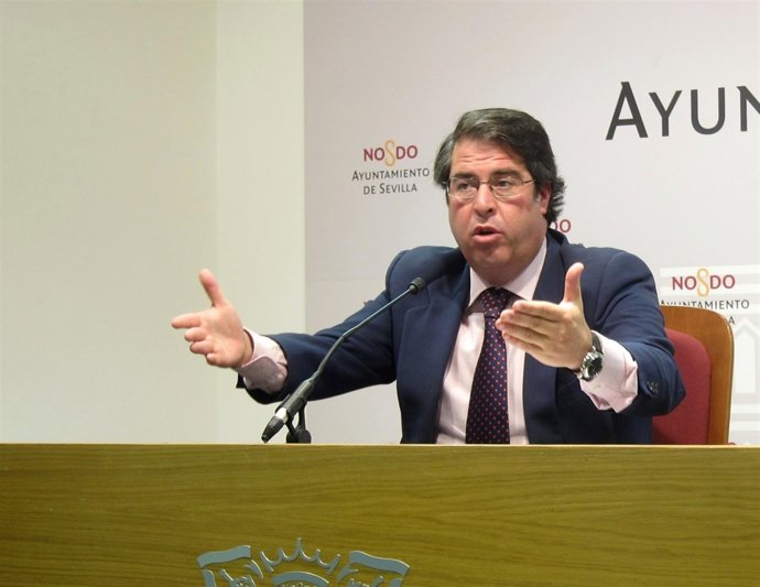 El Concejal De Economía Del Ayuntamiento De Sevilla, Gregorio Serrano