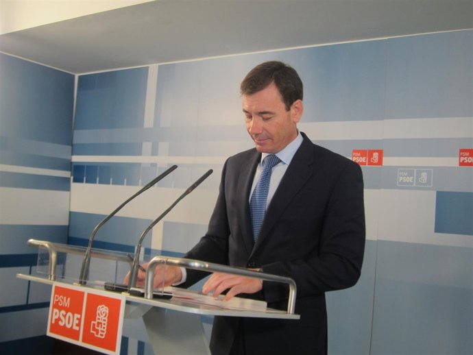 Tomás Gómez Durante Una Rueda De Prensa