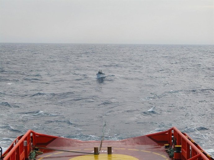 Remolque De Un Pesquero En Aguas De El Hierro Por Salvamento Marítimo