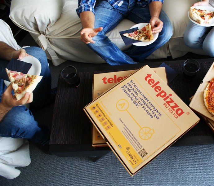 Cajas De Telepizza Con Logo De Correos