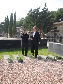 Pérez Anadón Y Garín En El Nuevo Jardín De Cenizas