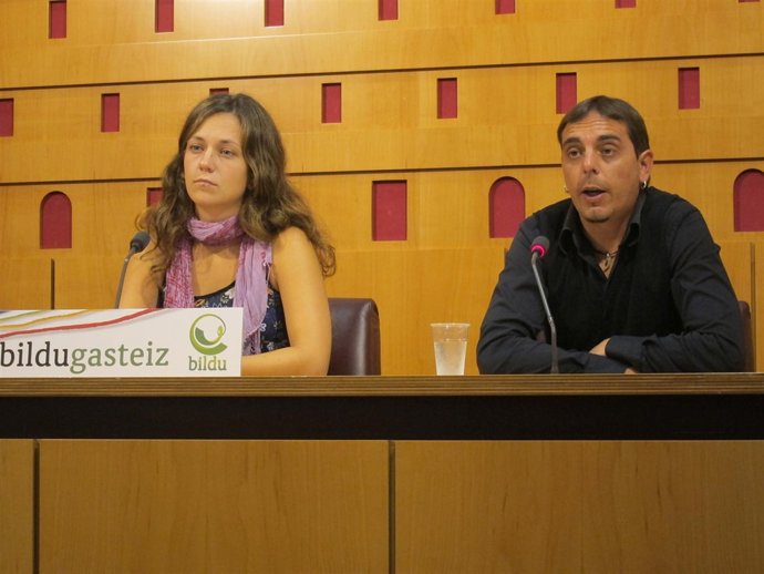 Itziar Amestoy, A La Izquierda.