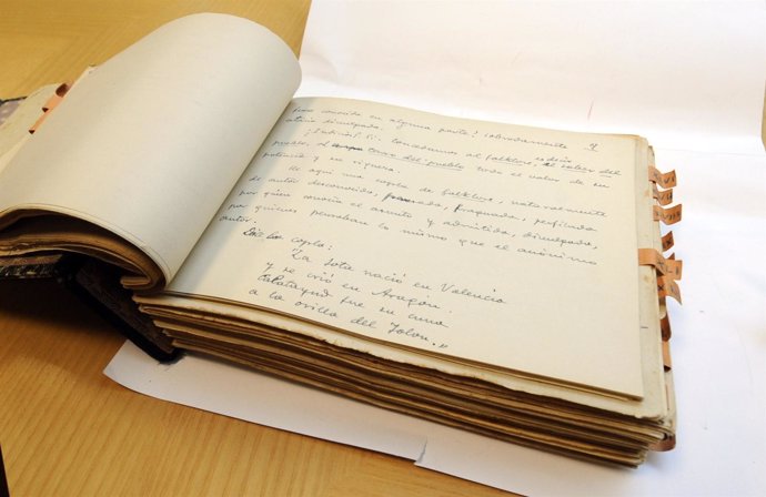 Documentos De M.Thous Conservados En El Museu D'etnologia De Valencia.