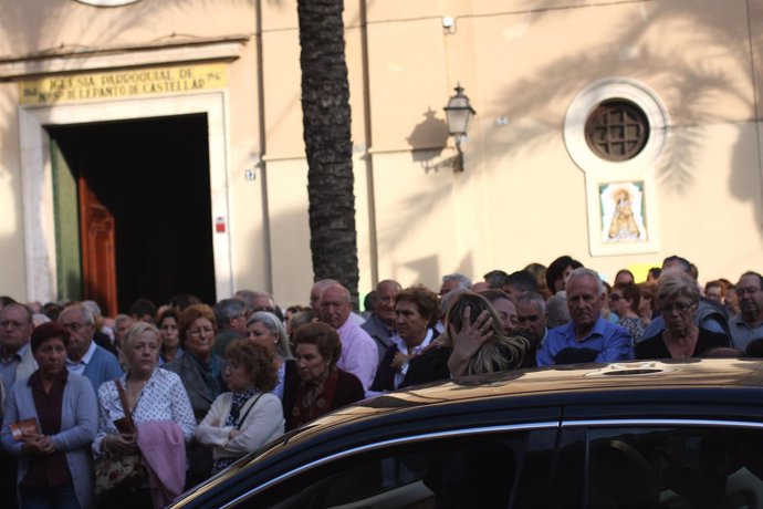 Durante El Funeral De Una De Las Víctimas Del Triple Homicidio De Castellar