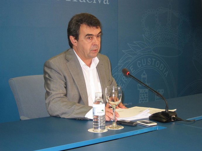 El Portavoz Del PSOE En La Diputación, José Martín, En Rueda De Prensa.