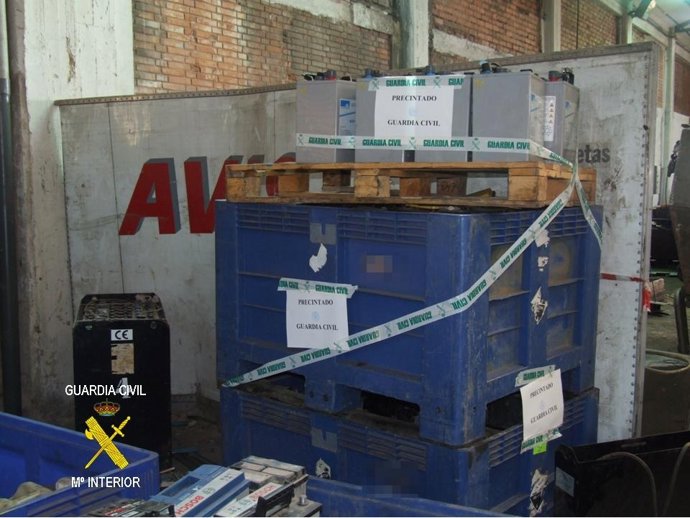 Algunos De Los Efectos Intervenidos A Los Dos Detenidos