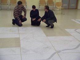 Los Tres Concejales De IU Sobre Los Planos De La Ciudad