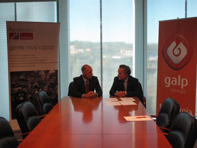 Francisco Mesonero (Adecco) Y Joao Brito (Galp) En La Firma Del Acuerdo