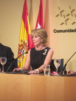 Esperanza Aguirre En Rueda De Prensa 