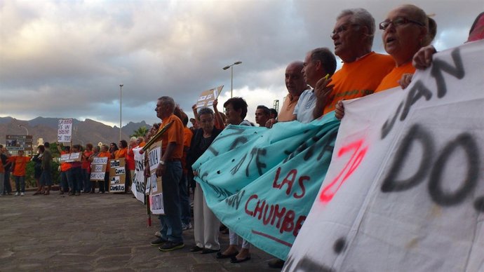 Vecinos De Castillo De San Felipe Protestando