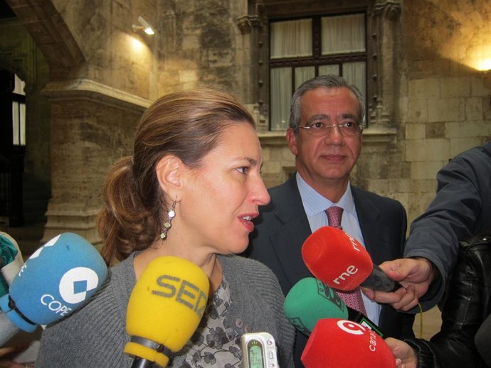 Sánchez De León Y Vicente Garrido, Tras Entregar La Memoria 2010