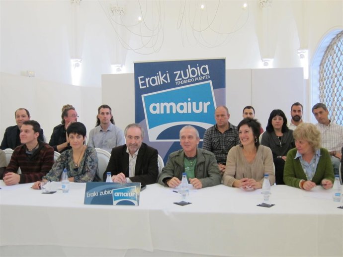 Candidatos Y Miembros De Amaiur En Una Rueda De Prensa En Pamplona.