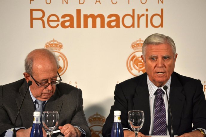 Juan Martinez López De Letona (Fund. Hospital De Madrid) Y Enrique Sanchez 