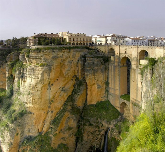 Vista Del Parador De Ronda (Málaga)