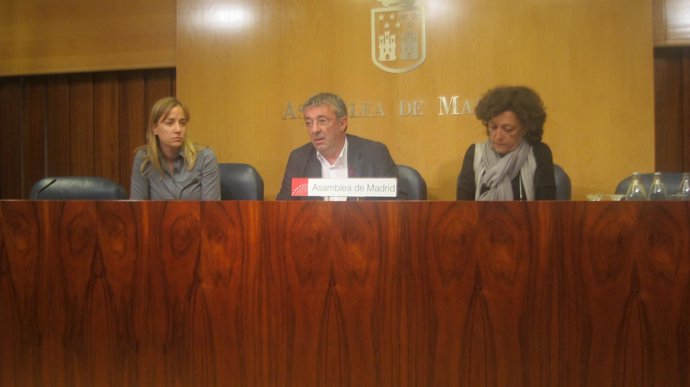 Gregorio Gordo En Rueda De Prensa En La Asamblea