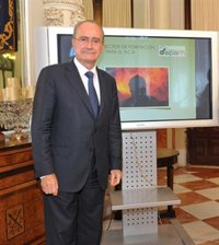 De la Torre insta a la Junta a concretar las cuentas de 2012 y que no sean sólo "una declaración de principios"