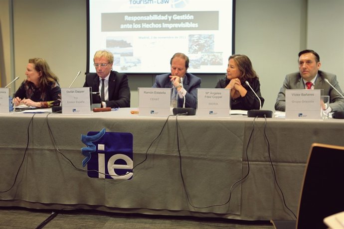 Miembros De La Mesa Redonda De Las Jornadas
