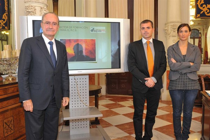 El Alcalde De Málaga Presenta El Plan Director De Formación Para Los Bomberos