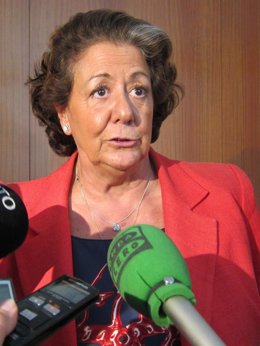 Barberá Atendiendo A Los Medios De Comunicación