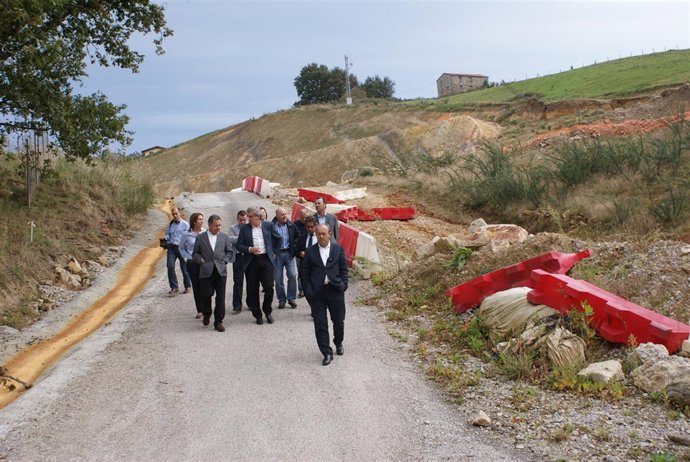 Revilla Visita Autovía Solares-Torrelavega