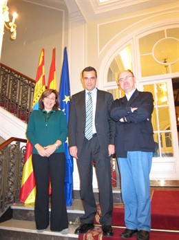 Cristina Andreu Y Rubén Múgica (En El Centro), Candidatos De Upyd 