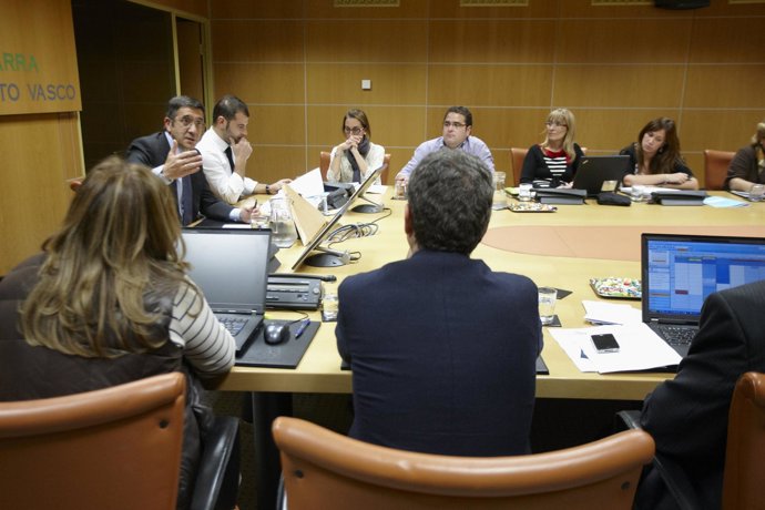 El Lehendakari Se Reune Con El Grupo Parlamentario Socialista