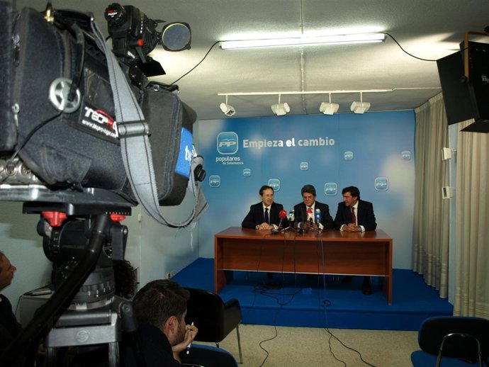 Trillo Junto A Gonzalo Robles Y José Antonio Bermúdez De Castro