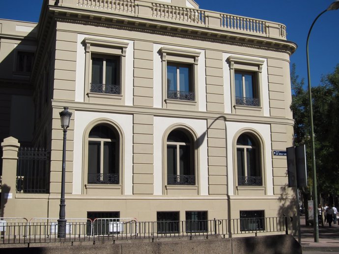 Edificio Que Albergará La Tienda De Abercrombie En Madrid