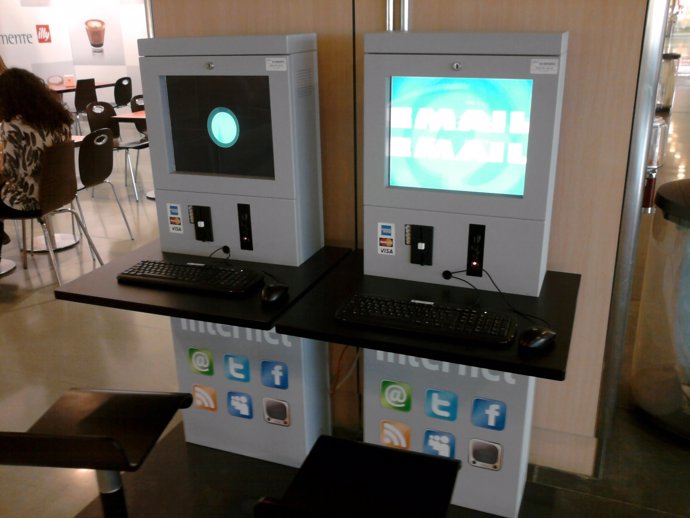 Puntos De Acceso A Internet En El Aeropuerto De Ibiza
