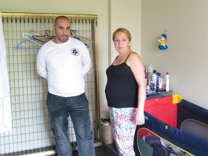 Familia Alojada En El Edificio De Nou Barris