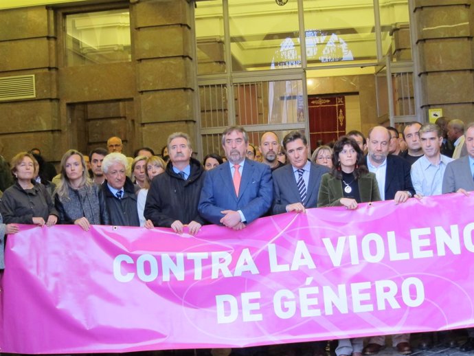 Concentración Contra Violencia Género En Zaragoza