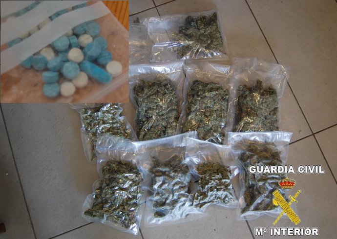 Imagen De La Droga Incautada Por La Guardia Civil En La Vega Baja