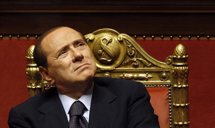 El Primer Ministro De Italia Silvio Berlusconi