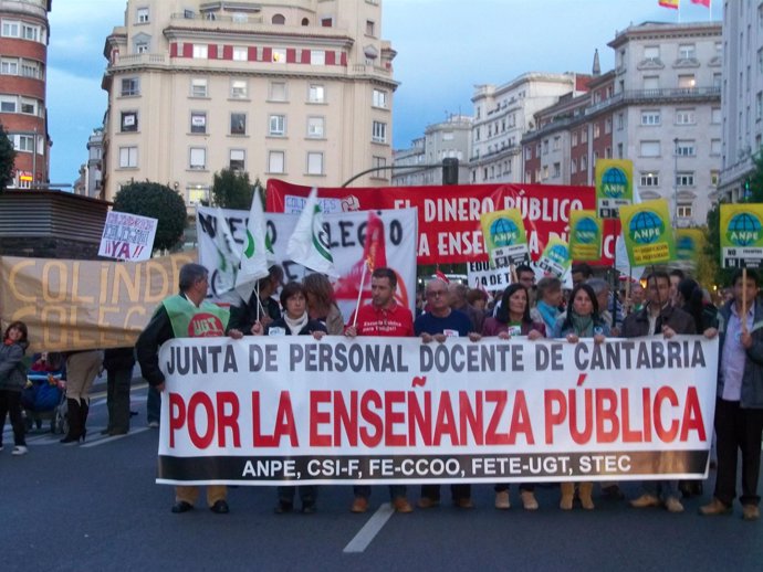 Manifestación De La Junta De Personal Docente De Cantabria