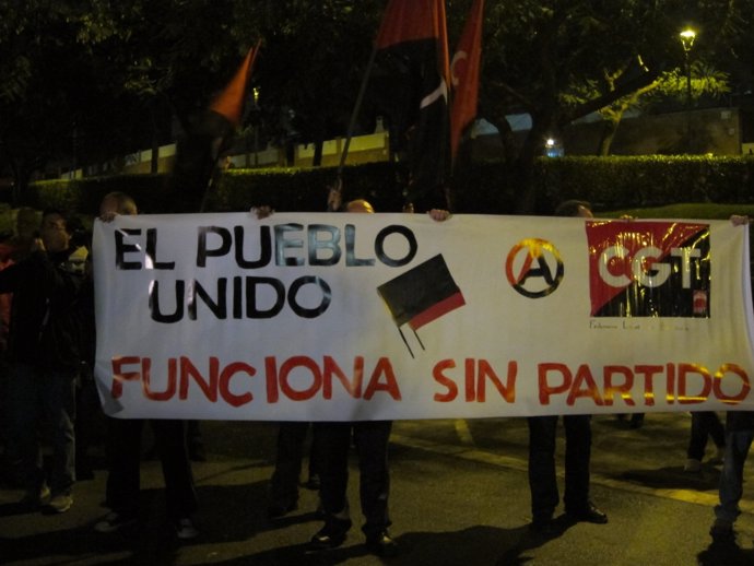 Protesta De CGT Ante El Lugar Del Inicio De Campaña De Rajoy