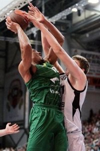 Berni da la segunda victoria al Unicaja en la Euroliga ante el Brose Basket