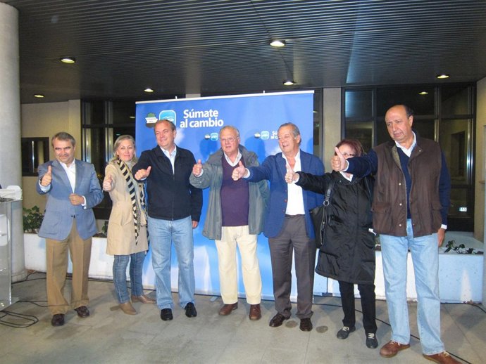 Pegada De Carteles Del PP En Badajoz