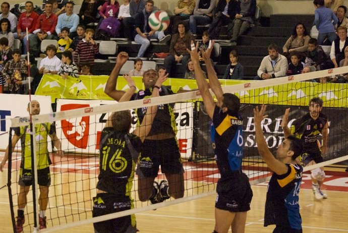 Multicaja Fábregas Sport - Cajasol Juvasa (Voleibol)