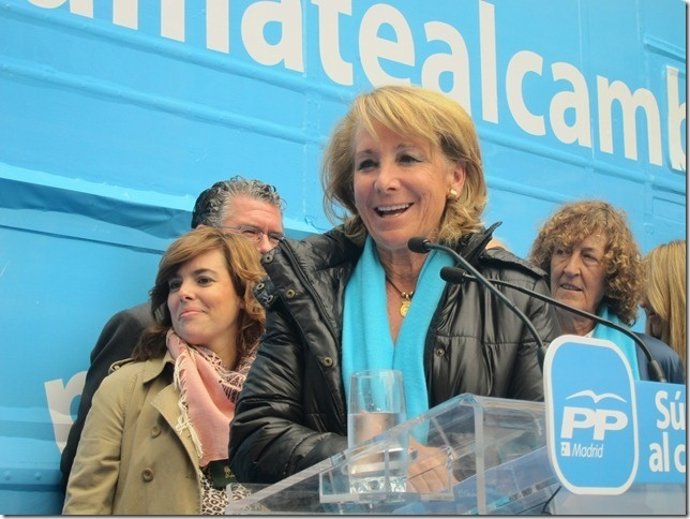 Soraya Saez De Santamaria Y Esperanza Aguirre