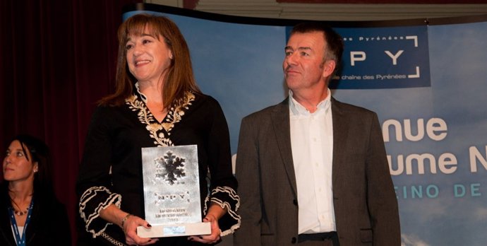 La Esquiadora Blanca Fernadez Ochoa Recoge Su Premio