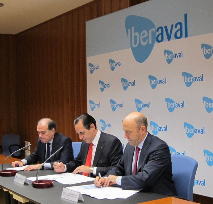 El Director Territorial De Banca Cívica Firma Un Convenio Con Iberaval