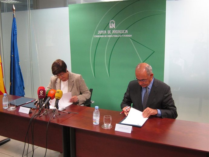 La Consejera De Obras Públicas Y El Presidente Del ICO