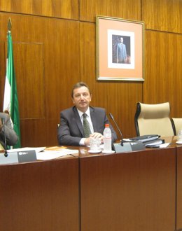 El Consejero De Empleo, Manuel Recio, En Comisión