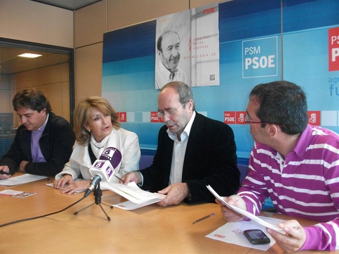 Manuel Robles En Rueda De Prensa