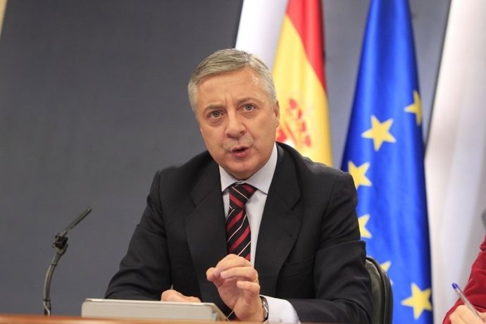 El Portavoz Del Gobierno Y Ministro De Fomento, José Blanco