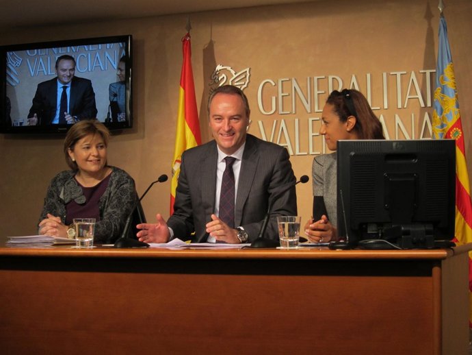 Fabra Comparece Tras El Pleno Del Consell