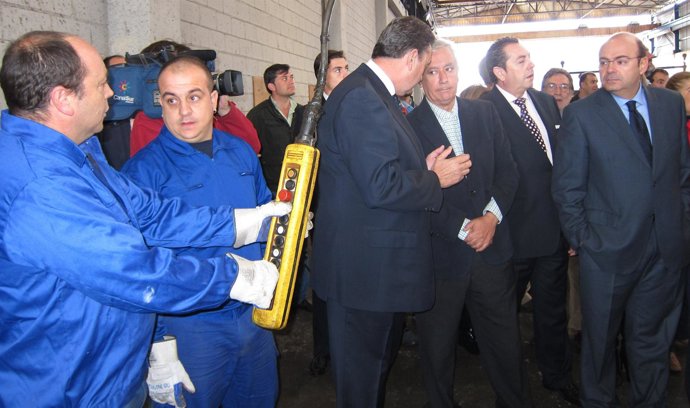 Arenas Durante Una Visita Electoral A Una Empresa De Granada