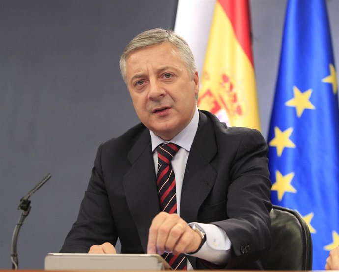 Ministro De Fomento, José Blanco En El Consejo De Ministros